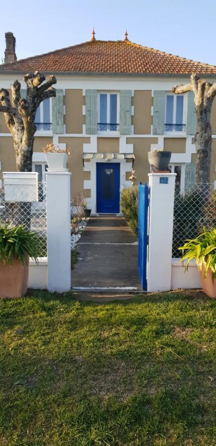 Grande Maison Charentaise Avec Vue Sur Le Chenal Superbes Couches De Soleil Sur L Estuaire De La Gironde! Mortagne-sur-Gironde Buitenkant foto