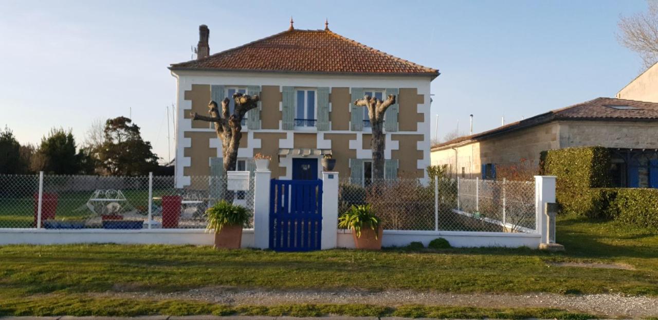 Grande Maison Charentaise Avec Vue Sur Le Chenal Superbes Couches De Soleil Sur L Estuaire De La Gironde! Mortagne-sur-Gironde Buitenkant foto