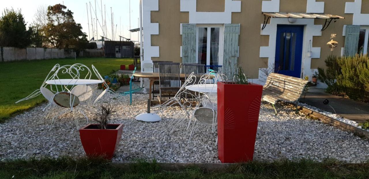 Grande Maison Charentaise Avec Vue Sur Le Chenal Superbes Couches De Soleil Sur L Estuaire De La Gironde! Mortagne-sur-Gironde Buitenkant foto